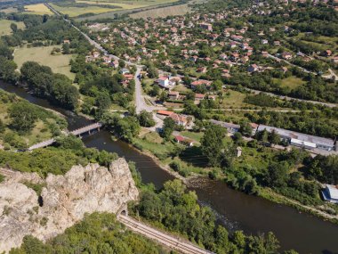 Bulgaristan 'ın Balkan Dağları' ndaki Lyutibrod yakınlarındaki Iskar Nehri Boğazı 'nın hava manzarası