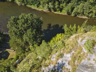 Bulgaristan 'ın Balkan Dağları' ndaki Lyutibrod yakınlarındaki Iskar Nehri Boğazı 'nın hava manzarası