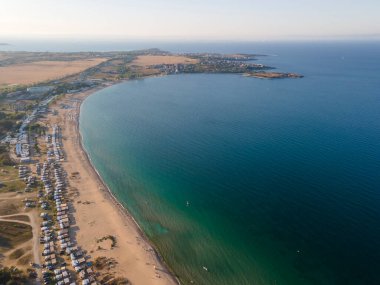 Bulgaristan 'ın Burgaz Bölgesi' nin Sozopol kasabası yakınlarındaki Karadeniz Sahil manzarası