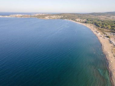 Bulgaristan 'ın Burgaz Bölgesi' nin Sozopol kasabası yakınlarındaki Karadeniz Sahil manzarası