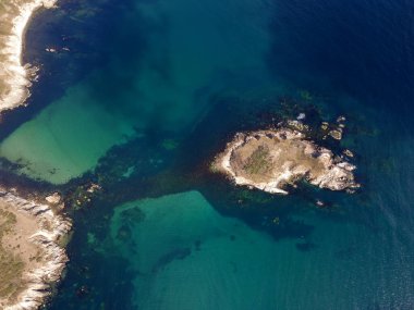 Bulgaristan 'ın Burgaz Bölgesi' nin Sozopol kasabası yakınlarındaki Karadeniz Sahil manzarası