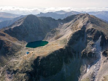 Bulgaristan 'ın Musala zirvesi yakınlarındaki Rila dağının havadan görüntüsü