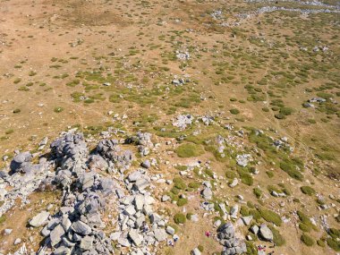 Bulgaristan 'ın Sofya Şehir Bölgesi Cherni Vrah tepesi yakınlarındaki Vitosha Dağı' nın hava manzarası