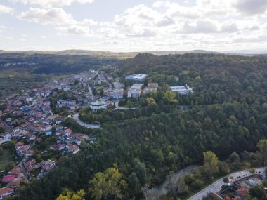 Bulgaristan 'ın Veliko Tarnovo kentinin şaşırtıcı hava manzarası