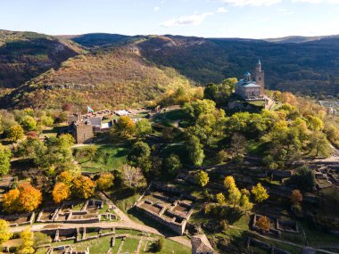 Bulgaristan 'ın Veliko Tarnovo kentinin şaşırtıcı hava manzarası