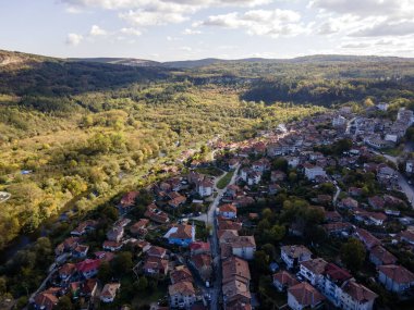 Bulgaristan 'ın Veliko Tarnovo kentinin şaşırtıcı hava manzarası