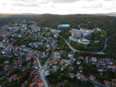 Bulgaristan 'ın Veliko Tarnovo kentinin şaşırtıcı hava manzarası