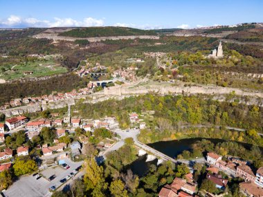 Bulgaristan 'ın Veliko Tarnovo kentinin şaşırtıcı hava manzarası