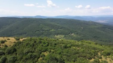 Rudina Dağı, Pernik Bölgesi, Bulgaristan 'ın İnanılmaz Yaz Manzarası
