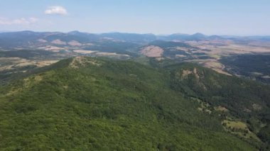 Rudina Dağı, Pernik Bölgesi, Bulgaristan 'ın İnanılmaz Yaz Manzarası