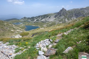 Bulgaristan 'ın Yedi Rila Gölünün etrafındaki Rila Dağı' nın muhteşem manzarası