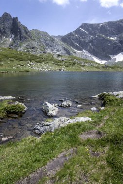 Bulgaristan 'ın Yedi Rila Gölünün etrafındaki Rila Dağı' nın muhteşem manzarası