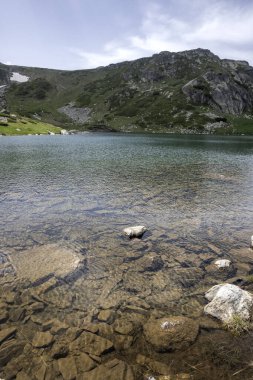 Bulgaristan 'ın Yedi Rila Gölünün etrafındaki Rila Dağı' nın muhteşem manzarası