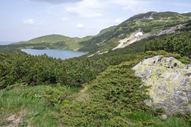 Bulgaristan 'ın Yedi Rila Gölünün etrafındaki Rila Dağı' nın muhteşem manzarası