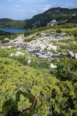Bulgaristan 'ın Yedi Rila Gölünün etrafındaki Rila Dağı' nın muhteşem manzarası
