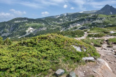 Bulgaristan 'ın Yedi Rila Gölünün etrafındaki Rila Dağı' nın muhteşem manzarası
