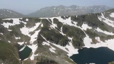 Bulgaristan 'ın Yedi Rila Gölü yakınlarındaki Rila Dağı' nın şaşırtıcı hava manzarası