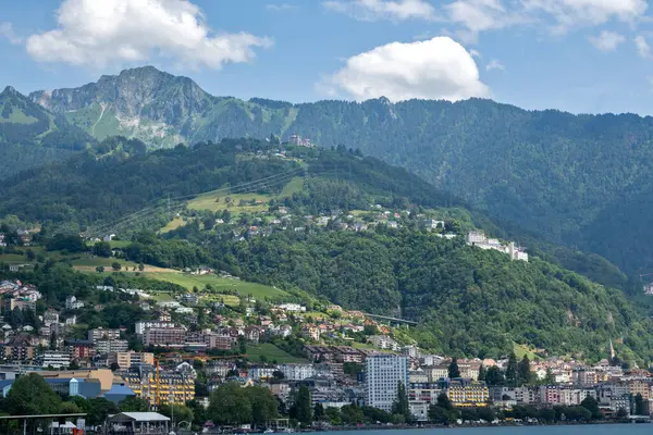 MONTREUX, SWitzERLAND - 19 Haziran 2023: Montreux, Vaud Kantonu, İsviçre Yaz Panoraması