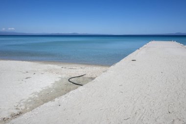 Kallithea, Chalkidiki, Orta Makedonya ve Yunanistan yakınlarındaki Kassandra kıyı şeridinin inanılmaz manzarası