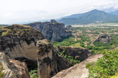 Meteora Manastırları, Teselya, Yunanistan 'ın Bahar Panoramik Manastırı