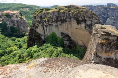 Meteora Manastırları, Teselya, Yunanistan 'ın Bahar Panoramik Manastırı