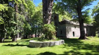 Yunanistan 'ın Epirus Bölgesi' nin Ioannina kenti yakınlarındaki Metsovo köyünün yaylı manzarası