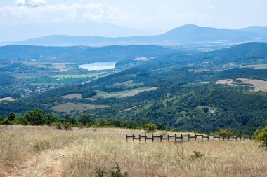 Rudina Dağı, Pernik Bölgesi, Bulgaristan 'ın İnanılmaz Yaz Manzarası