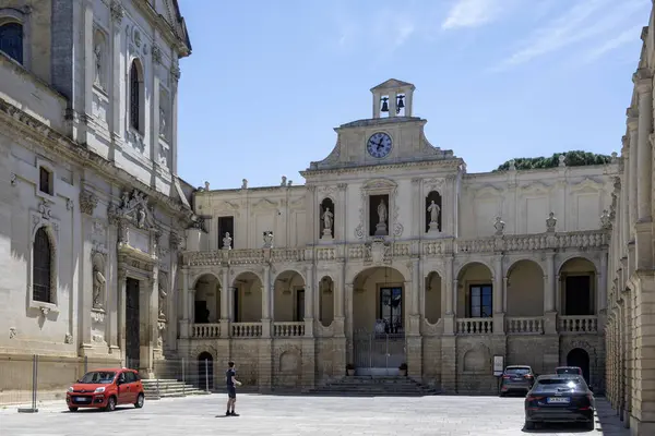 LECCE, İtalya - 12 Mayıs 2024: İtalya 'nın Apulia Bölgesi' ndeki Eski Lecce kasabasının muhteşem manzarası