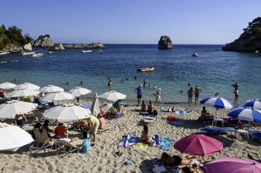 PARGA, GREECE - 5 AĞUSTOS 2024: Parga, Epirus, Yunanistan 'ın şaşırtıcı yaz manzarası