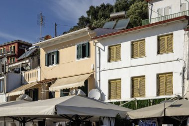 PARGA, GREECE - 5 AĞUSTOS 2024: Parga, Epirus, Yunanistan 'ın şaşırtıcı yaz manzarası