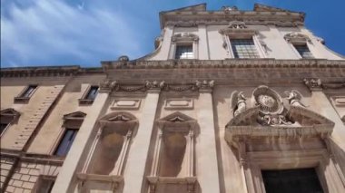 İtalya 'nın Apulia Bölgesi' ndeki Eski Lecce kasabasının muhteşem manzarası.
