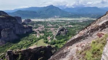 Meteora Manastırları, Teselya, Yunanistan 'ın Bahar Panoramik Manastırı