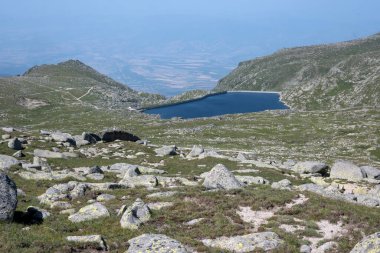 Bulgaristan 'ın Kalin tepeleri yakınlarındaki Rila Dağı' nın İnanılmaz Yaz Manzarası