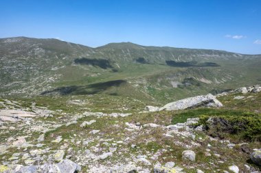 Bulgaristan 'ın Kalin tepeleri yakınlarındaki Rila Dağı' nın İnanılmaz Yaz Manzarası