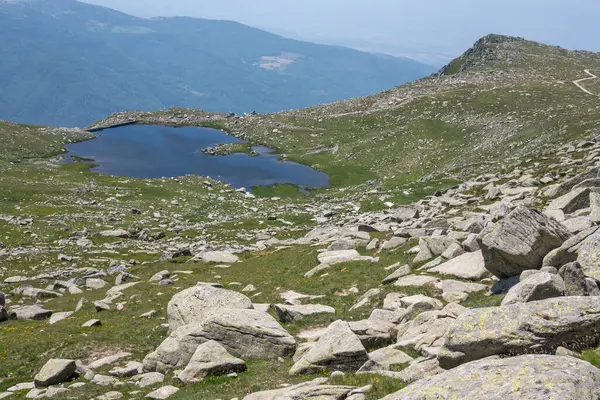 Bulgaristan 'ın Kalin tepeleri yakınlarındaki Rila Dağı' nın İnanılmaz Yaz Manzarası