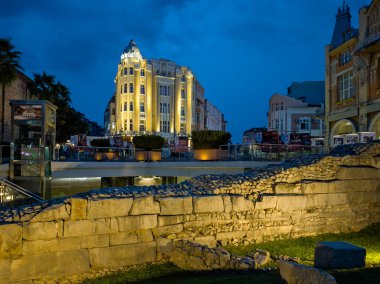 PLOVDIV, BULGARIA - 6 Eylül 2026: Bulgaristan 'ın Plovdiv kentinin İnanılmaz Gece Panoraması