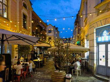 PLOVDIV, BULGARIA - 6 Eylül 2026: Bulgaristan 'ın Plovdiv kentinin İnanılmaz Gece Panoraması