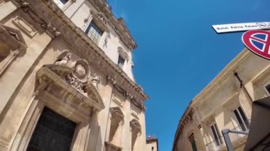 LECCE, İtalya - 12 Mayıs 2024: İtalya 'nın Apulia Bölgesi' ndeki Eski Lecce kasabasının muhteşem manzarası