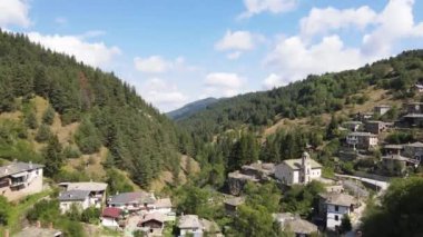 Bulgaristan 'ın Filibe Bölgesi, Otantik 19. yüzyıl evleriyle Sitovo Köyü' nün inanılmaz manzarası