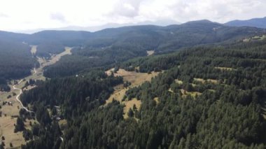 Bulgaristan 'ın Filibe Bölgesi, Otantik 19. yüzyıl evleriyle Sitovo Köyü' nün inanılmaz manzarası