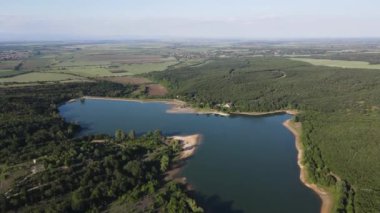 Bulgaristan 'ın Filibe Bölgesi' nin Asenovgrad kenti yakınlarındaki Kırk Springs Reservoir Havacılık Manzarası