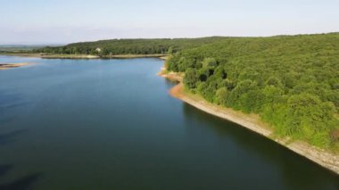 Bulgaristan 'ın Filibe Bölgesi' nin Asenovgrad kenti yakınlarındaki Kırk Springs Reservoir Havacılık Manzarası