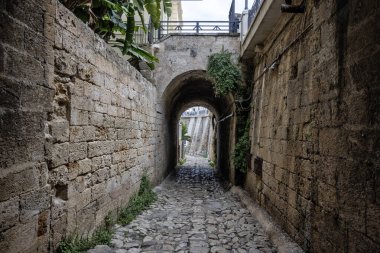 POLİGNANO A MARE, İTALYA - 13 Mayıs 2024: Eski Polignano bir Mare, Apulia Bölgesi 'nin muhteşem manzarası