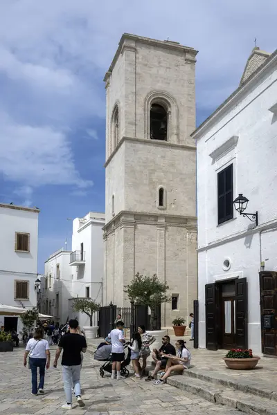 POLİGNANO A MARE, İTALYA - 13 Mayıs 2024: Eski Polignano bir Mare, Apulia Bölgesi 'nin muhteşem manzarası