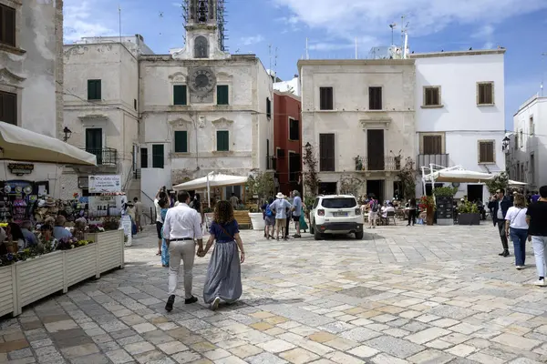 POLİGNANO A MARE, İTALYA - 13 Mayıs 2024: Eski Polignano bir Mare, Apulia Bölgesi 'nin muhteşem manzarası