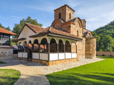 Sırbistan 'ın St. John İlahiyatçısı Ortaçağ Poganovo Manastırı' nın şaşırtıcı manzarası