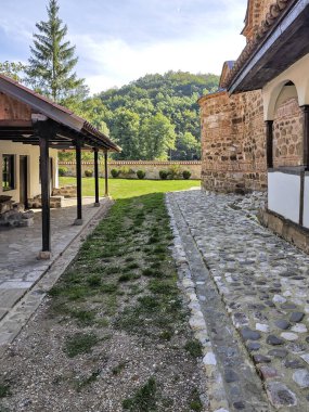 Sırbistan 'ın St. John İlahiyatçısı Ortaçağ Poganovo Manastırı' nın şaşırtıcı manzarası