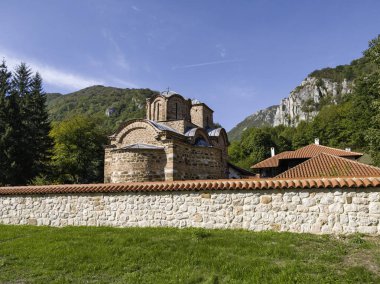 Sırbistan 'ın St. John İlahiyatçısı Ortaçağ Poganovo Manastırı' nın şaşırtıcı manzarası