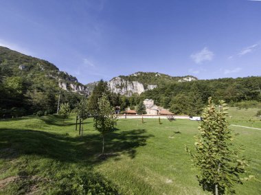 Sırbistan 'ın St. John İlahiyatçısı Ortaçağ Poganovo Manastırı' nın şaşırtıcı manzarası