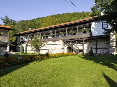 Sırbistan 'ın Ortaçağ Temski manastırının panoramik manzarası Aziz George, Pirot Bölgesi